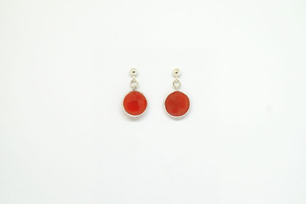 kõrvarõngad ahhaadiga