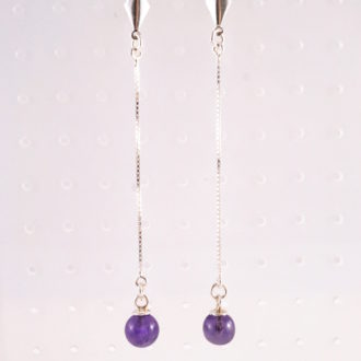 ametüstiga kõrvarõngad