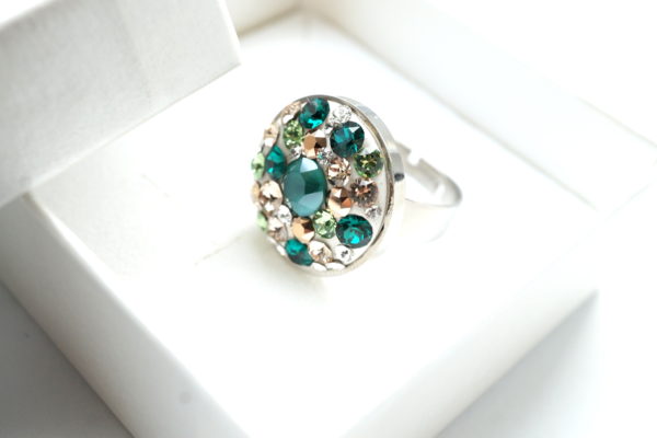 roheline kristallidega sõrmus 3 roheline kristallidega sõrmus