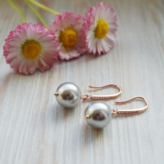 pärliga hõbekõrvarõngad