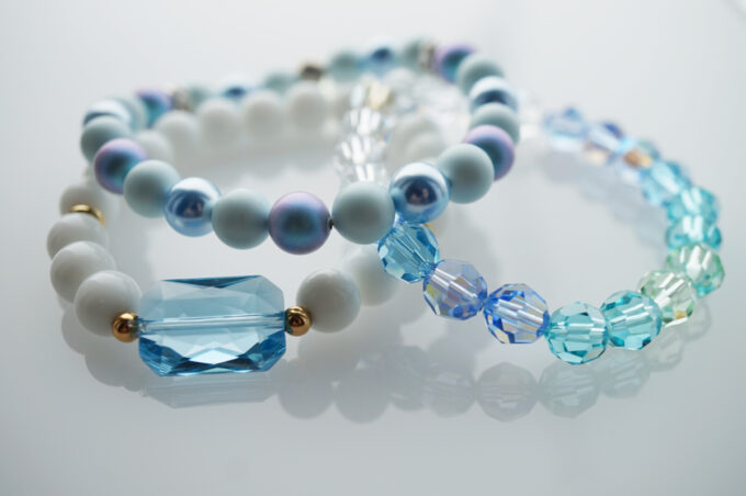 swarovski kristallidest ja pärlitest käevõrud poolvääriskividest ehted