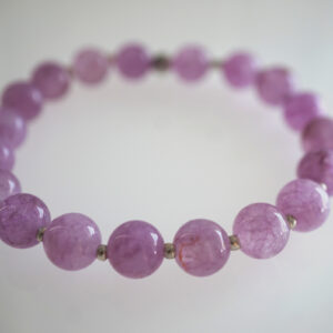 poolvääriskividest käevõru