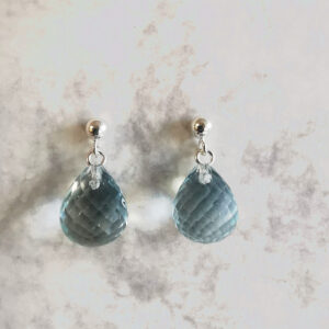 akvamariiniga kõrvarõngad