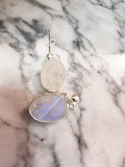 kuukivist hõbekõrvarõngad