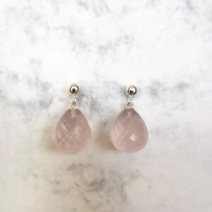 roosa kvartsiga ehted