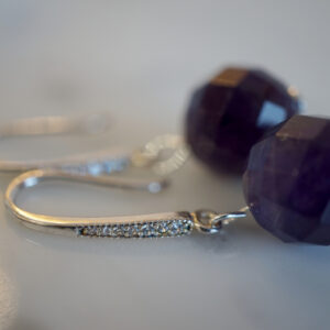 poolvääriskivi ametüst