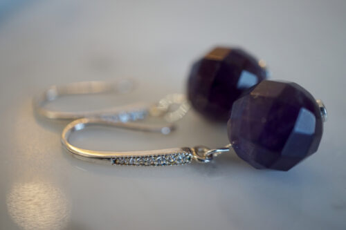 poolvääriskivi ametüst